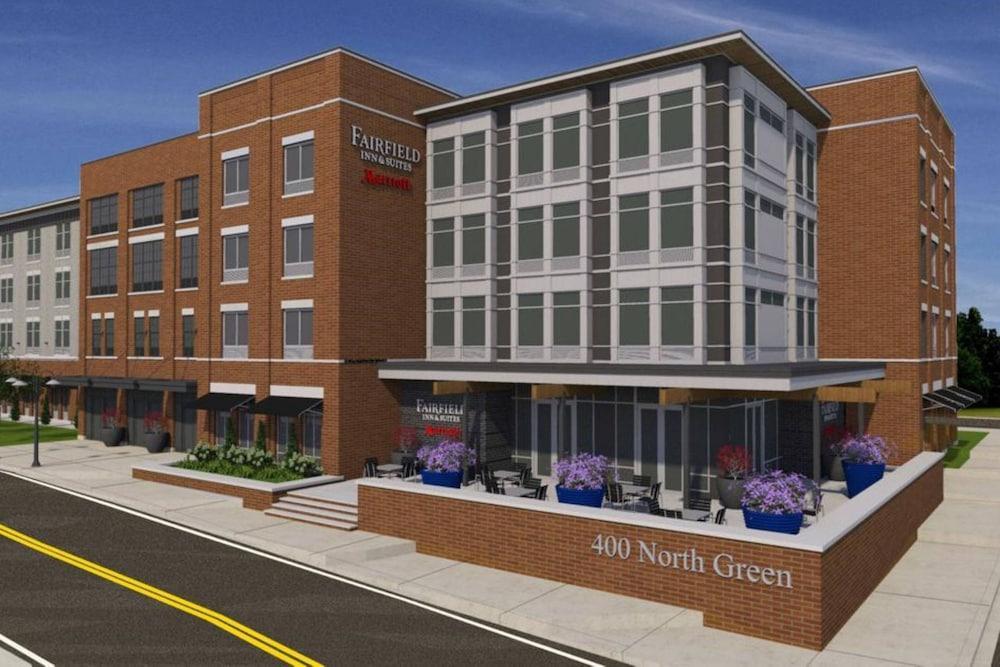 Hotel Fairfield & Historic Downtown