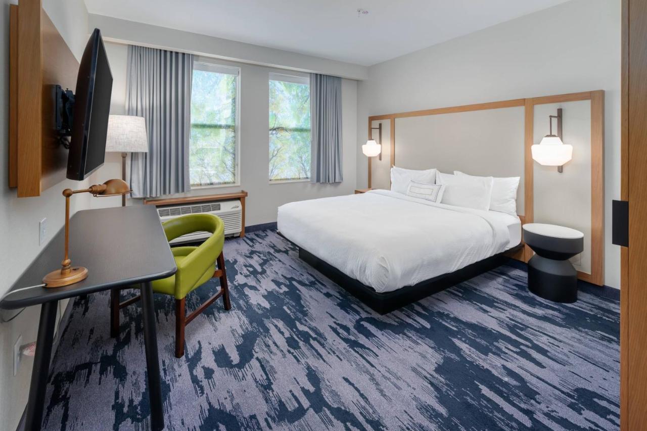 Fairfield & Historic Downtown 3*
